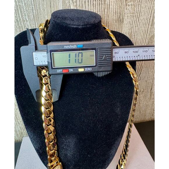 NEW 24” 14k Gold Filled, 11mm Thick Solid Chain - Picture 8 of 9